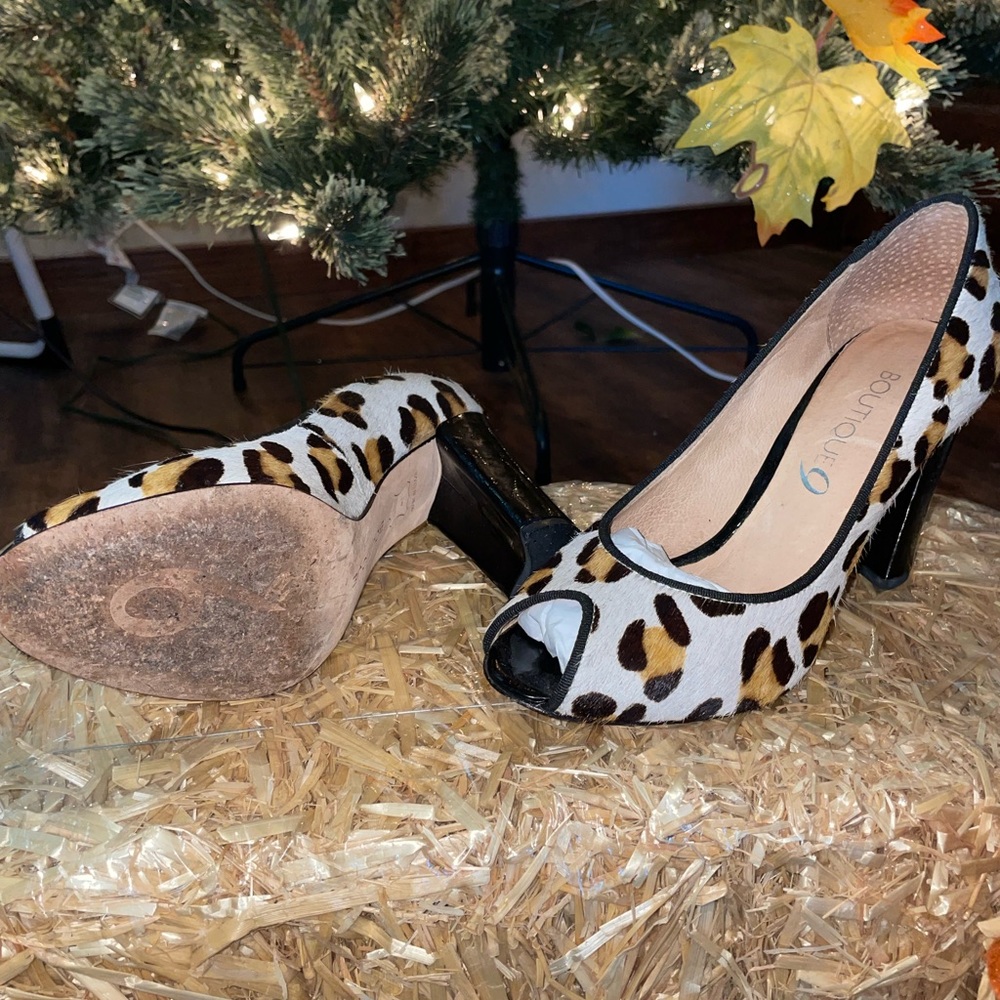 Boutique 9 Leopard Chunky Heels - Picture 5 of 5